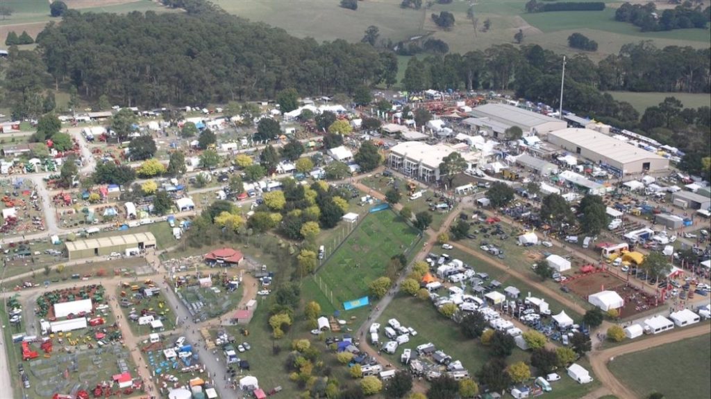 TOMCAT Wood Chippers Exhibiting at Farm World Show in Victoria Australia (3)