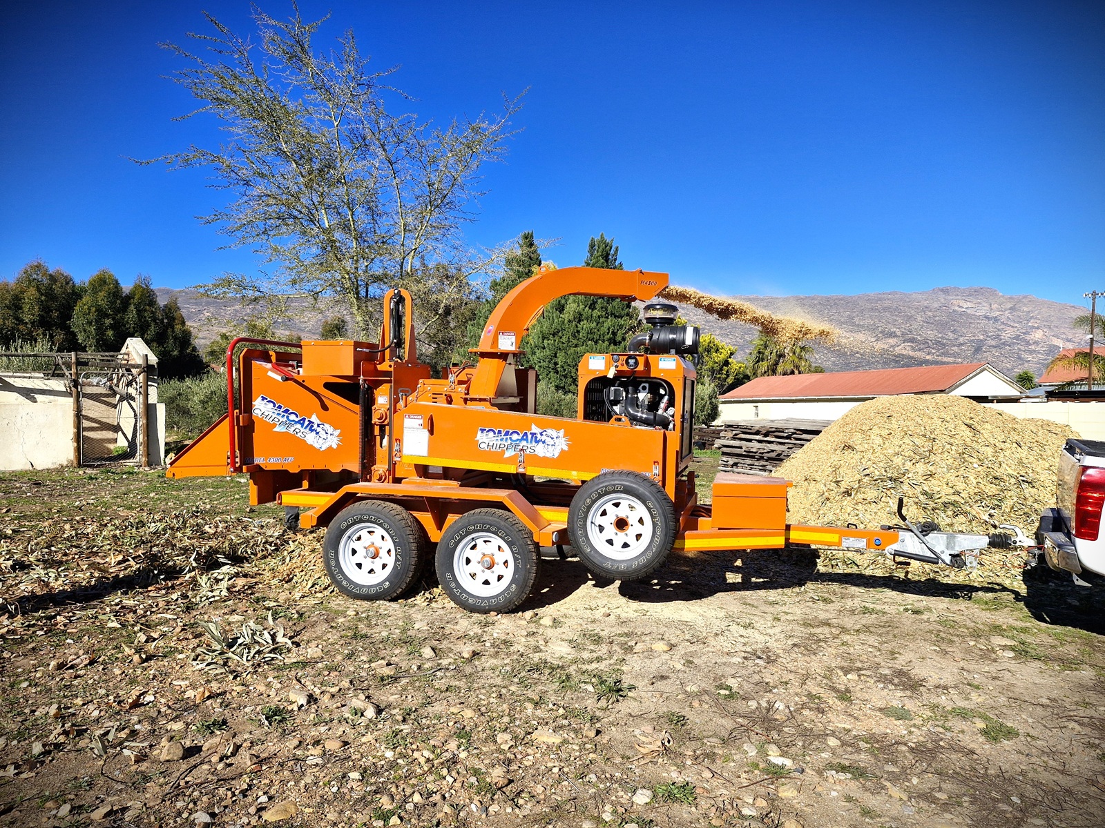 TOMCAT Model 4300AFE Diesel woodchipper - Tomcat Chippers